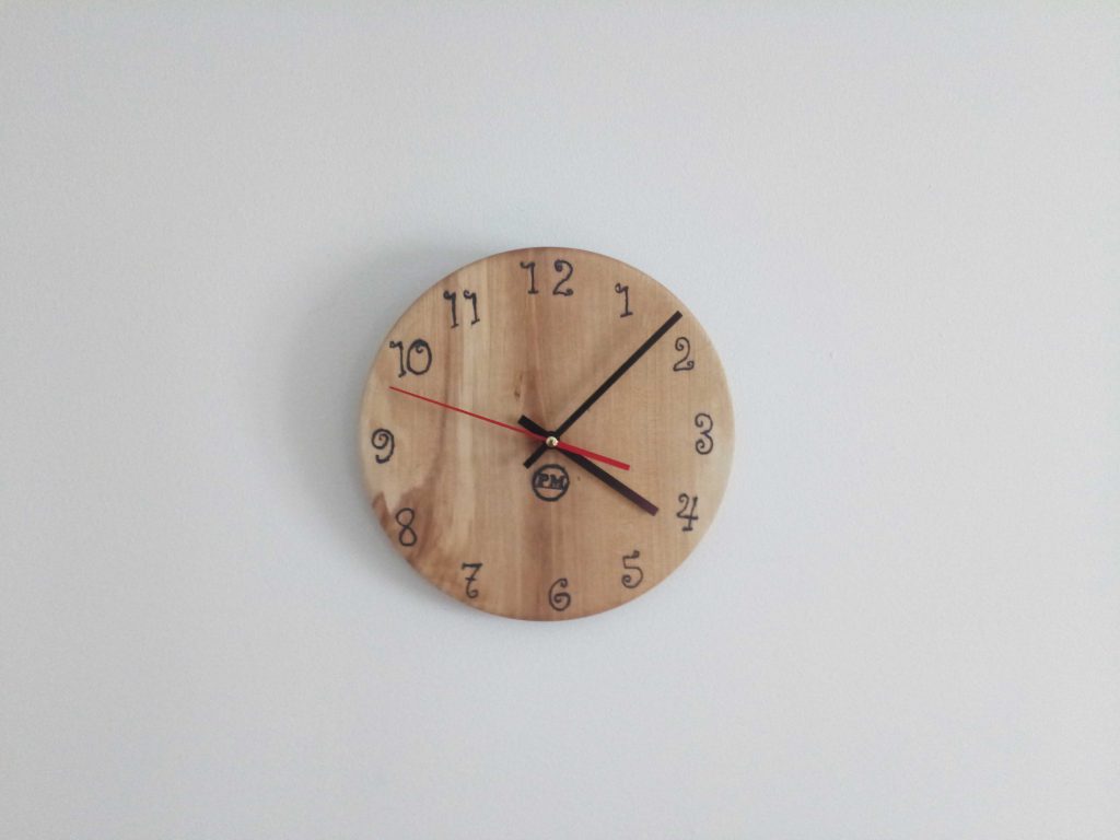 Uhr aus Birke