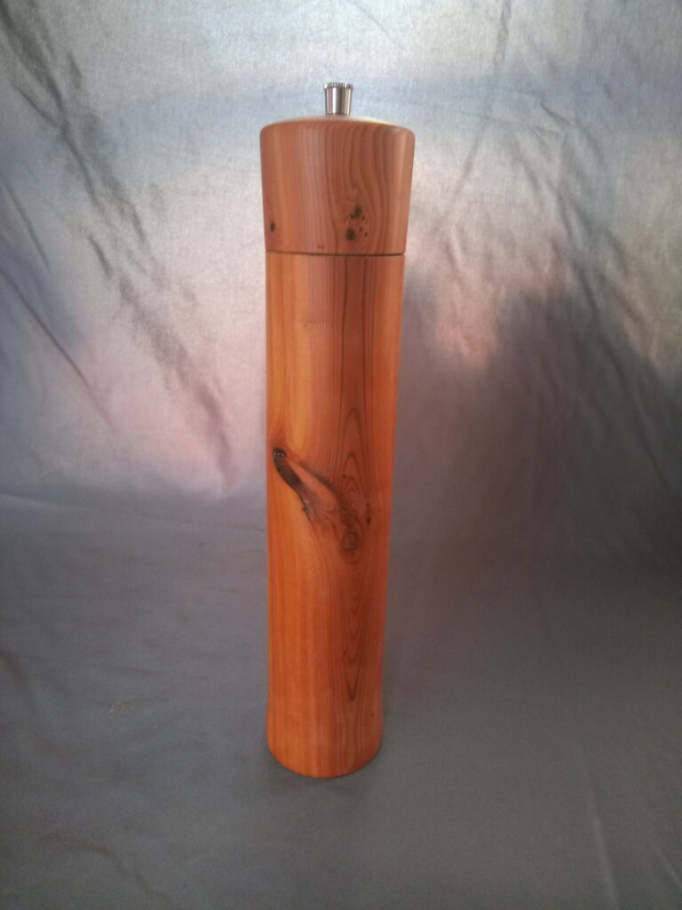 Pfeffermühle aus Eibe