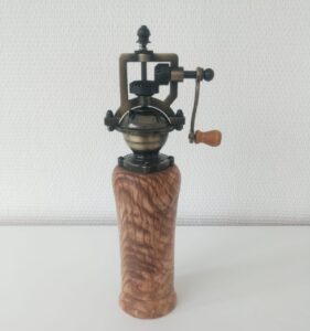 Handgefertigte Pfeffermühle