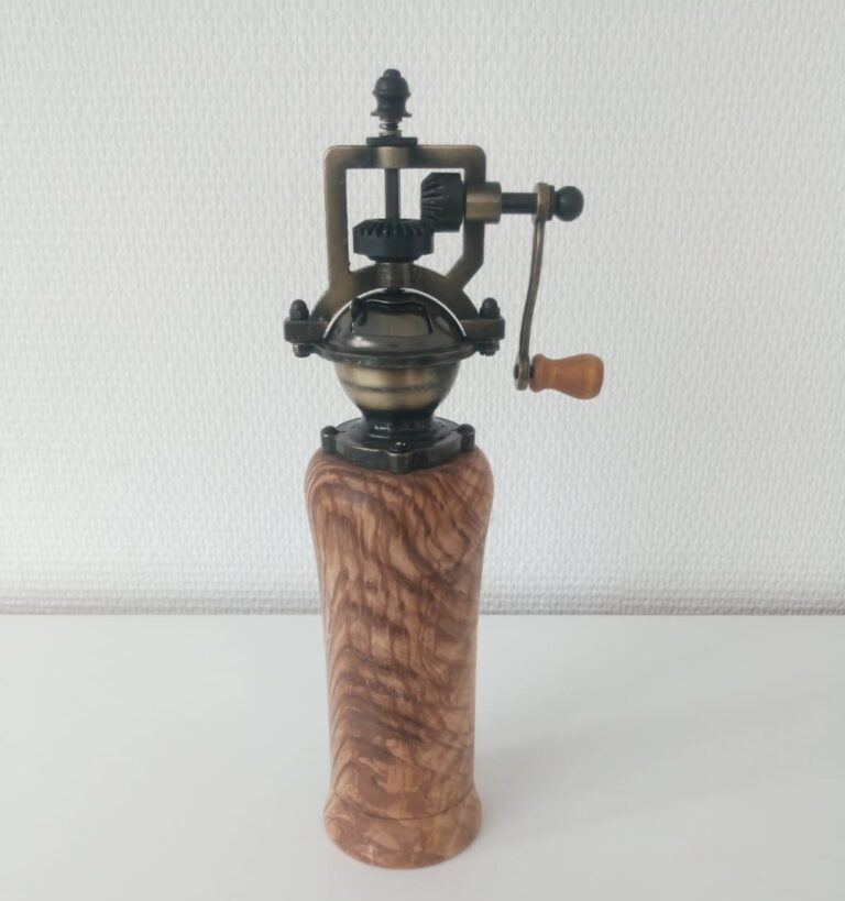 Handgefertigte Pfeffermühle